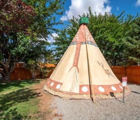 OK RV Park Family Tipi OK1 Hotel Moab Buitenkant foto